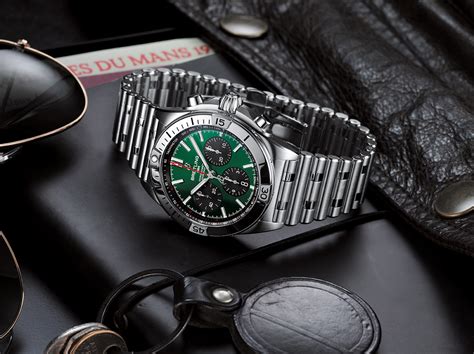 The all new Breitling Chronomat (2020) hands